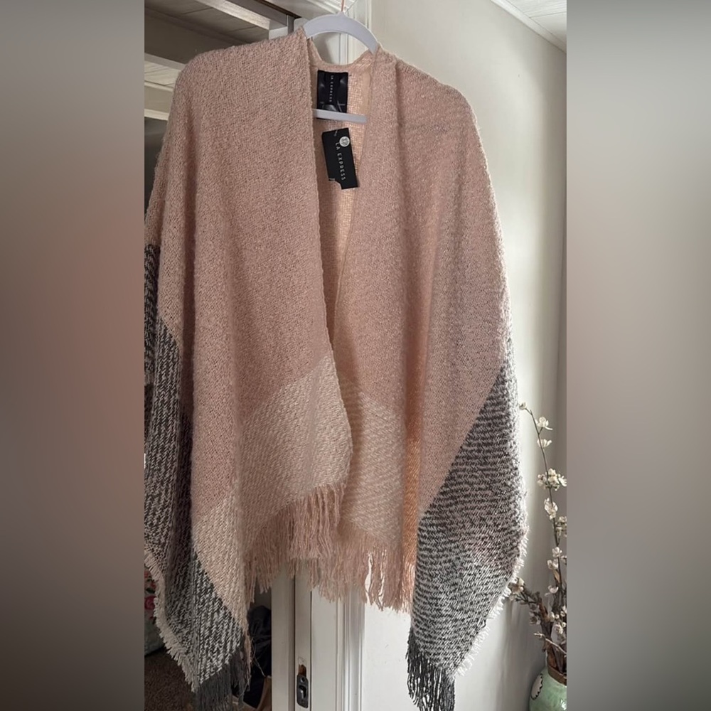Cozy Fringe Colorblock Shawl - Blush Pink & Gray